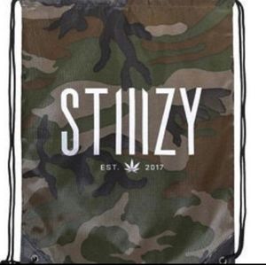 🆕STIIIZY CAMO DRAWSTRING BAG💚🎒